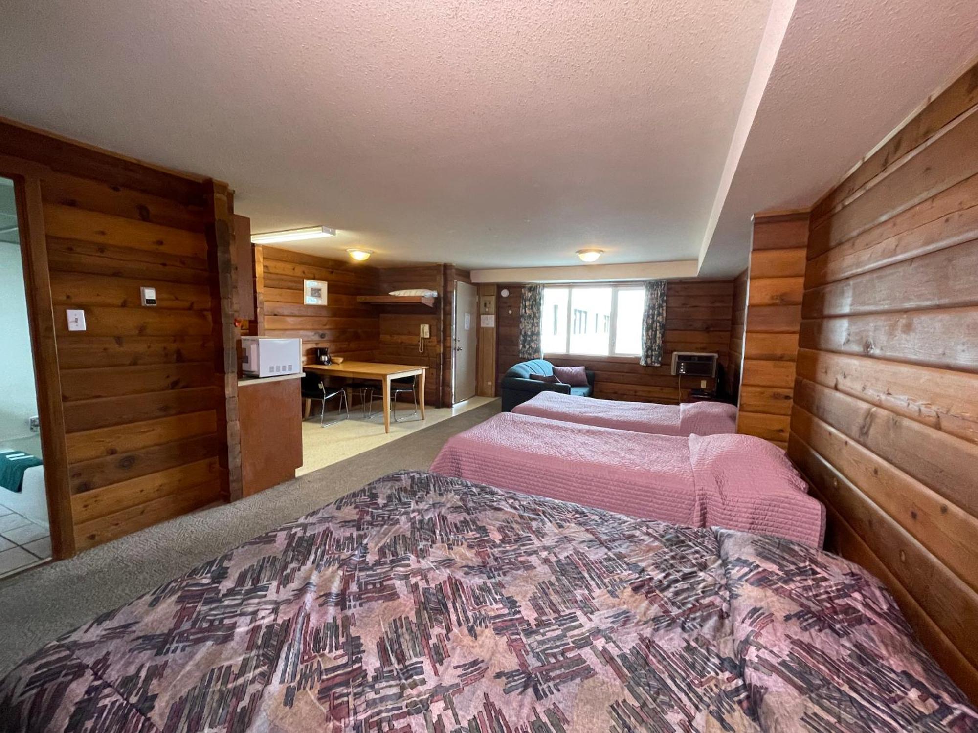 Raccoon Lodge Motel Sylvan Lake Kültér fotó