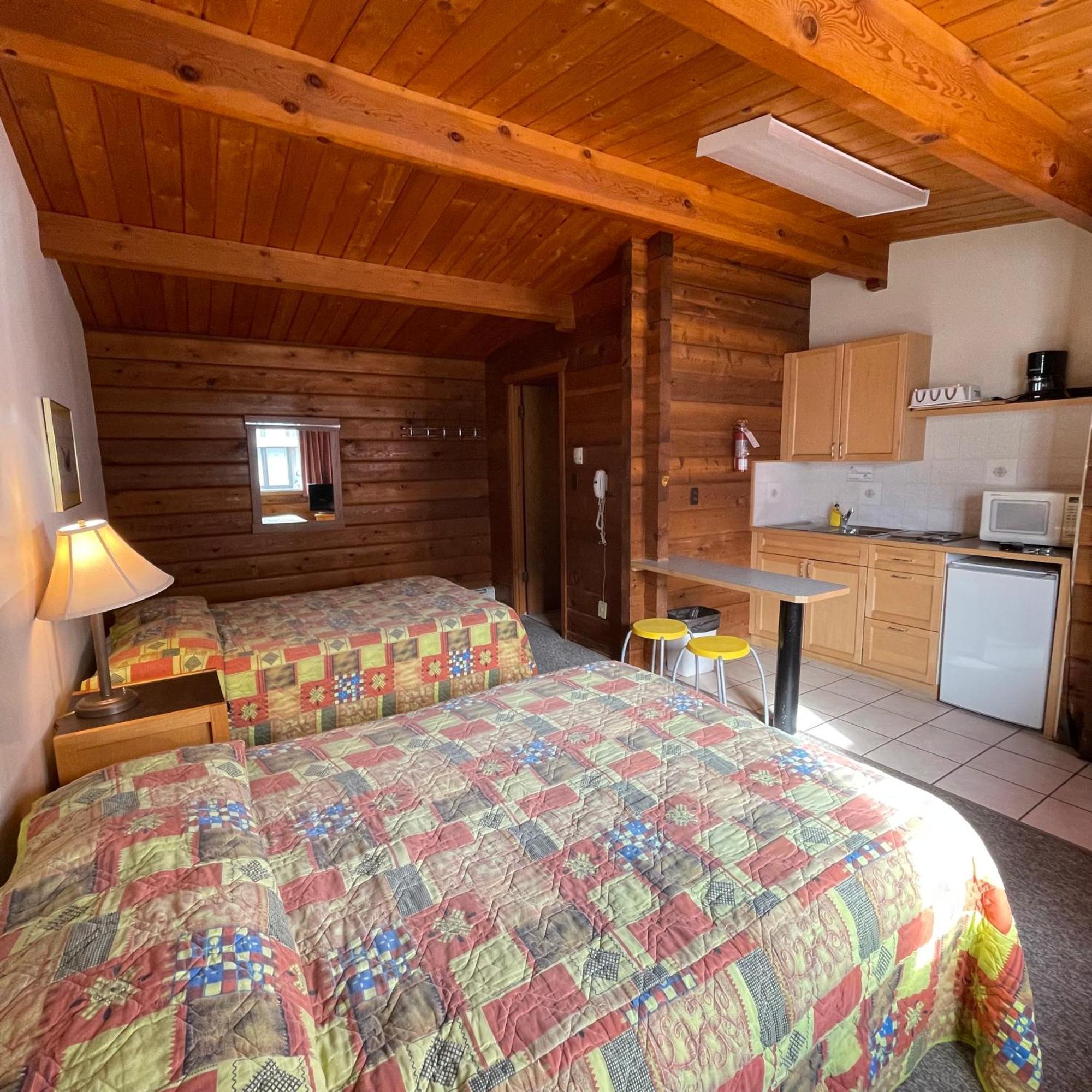 Raccoon Lodge Motel Sylvan Lake Kültér fotó